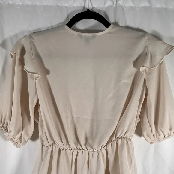 Express Blouse Women's XS Cream Short Sleeve Vneck Semi Sheer Top - Picture 9 of 10